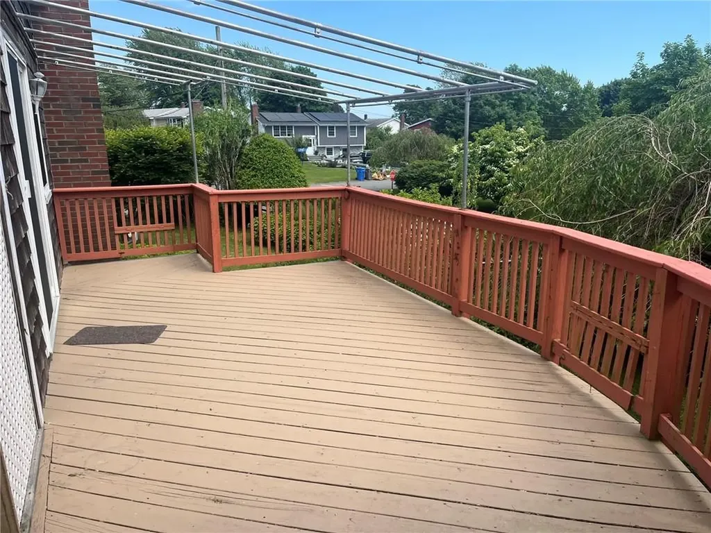 6 Aspinet Road Middletown RI 02842