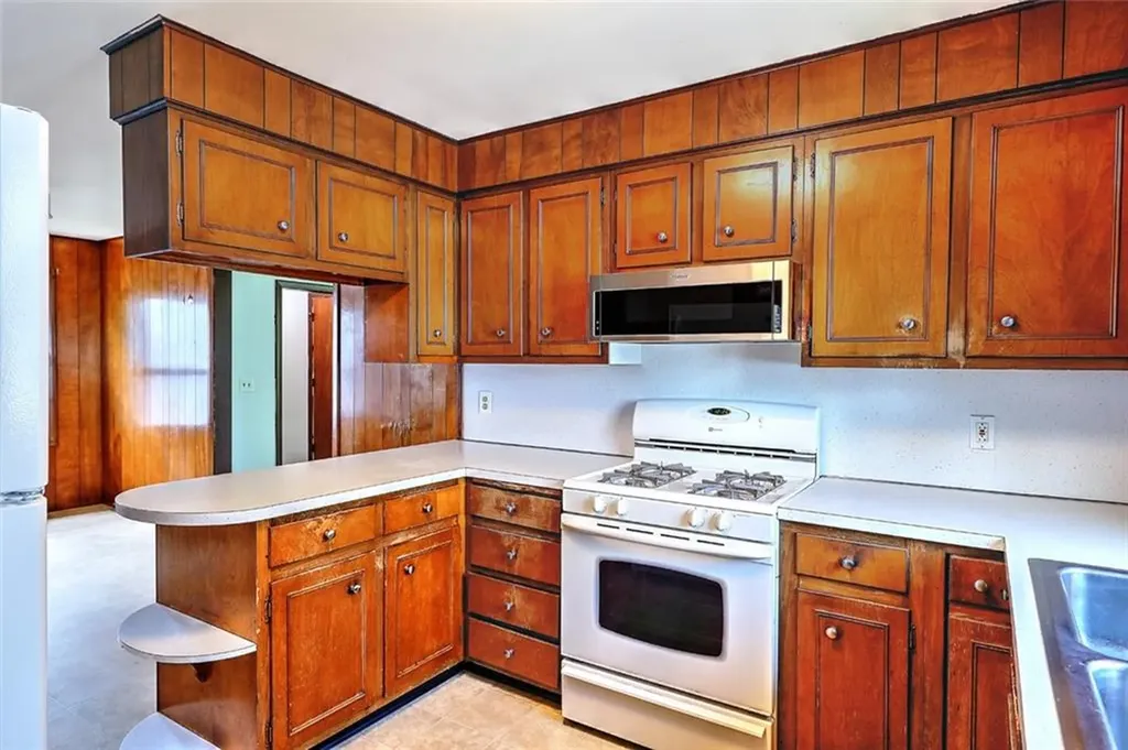 89 Enfield Avenue Providence RI 02908