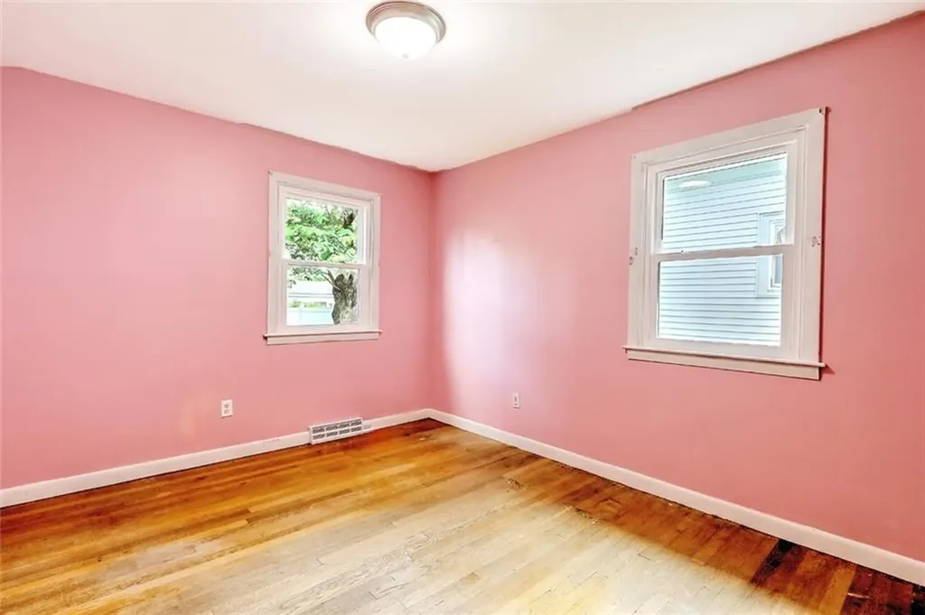 89 Enfield Avenue Providence RI 02908