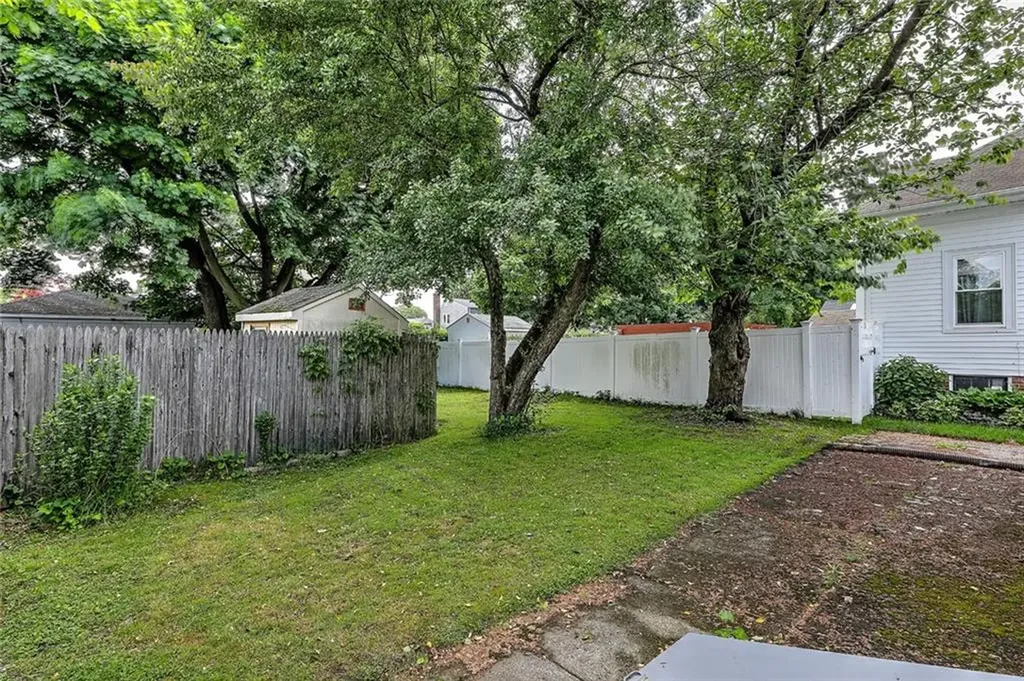 89 Enfield Avenue Providence RI 02908