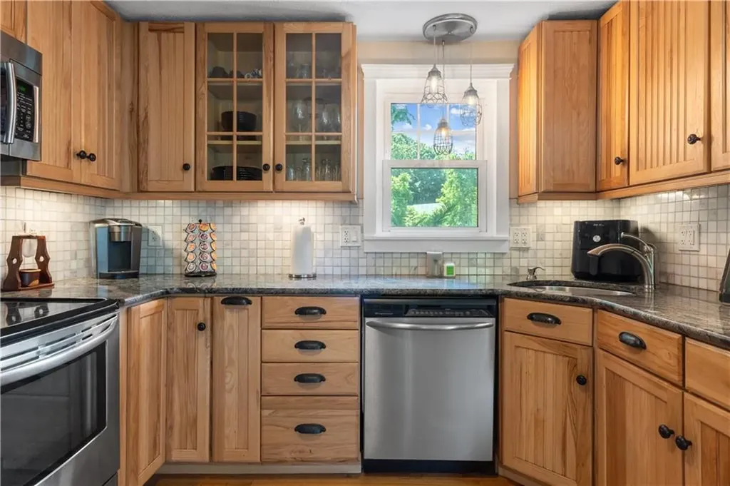 70 Harborview Drive Warwick RI 02889