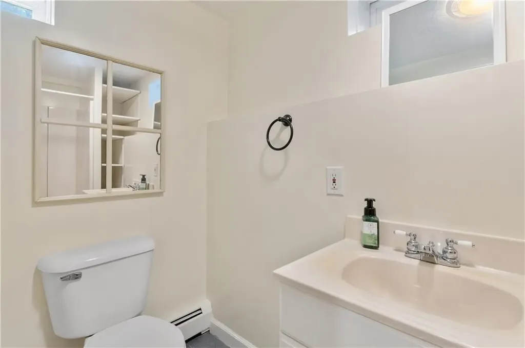 70 Harborview Drive Warwick RI 02889