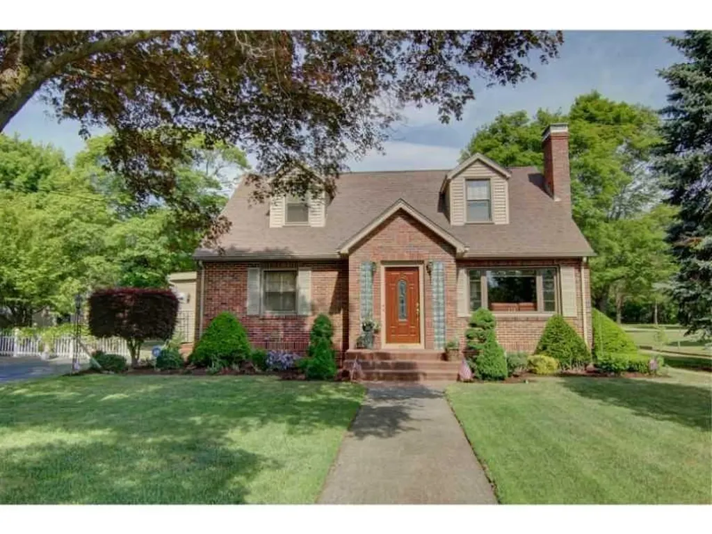 225 Spooner Avenue Warwick RI 02886