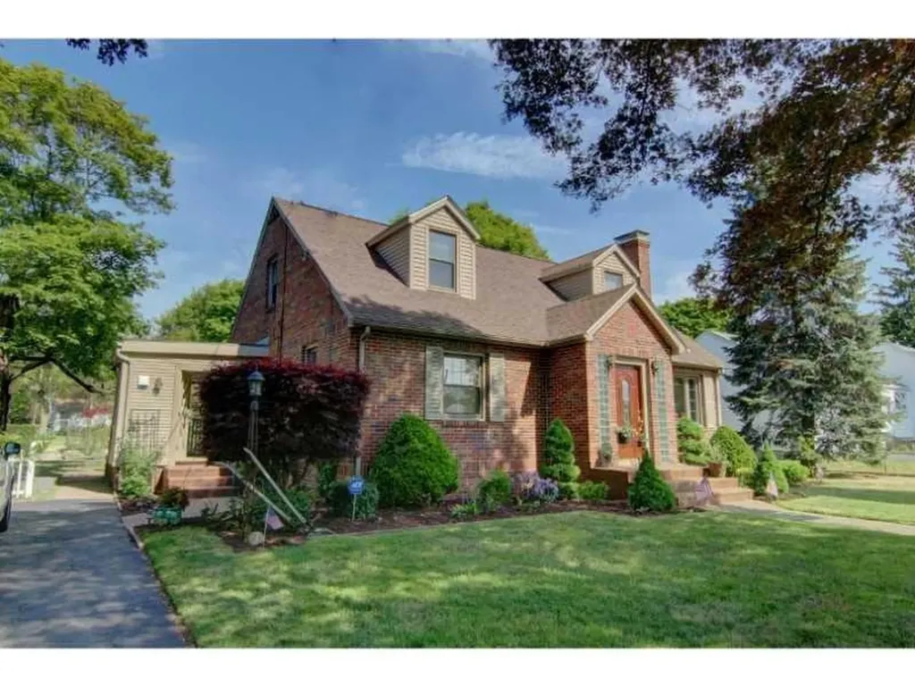 225 Spooner Avenue Warwick RI 02886
