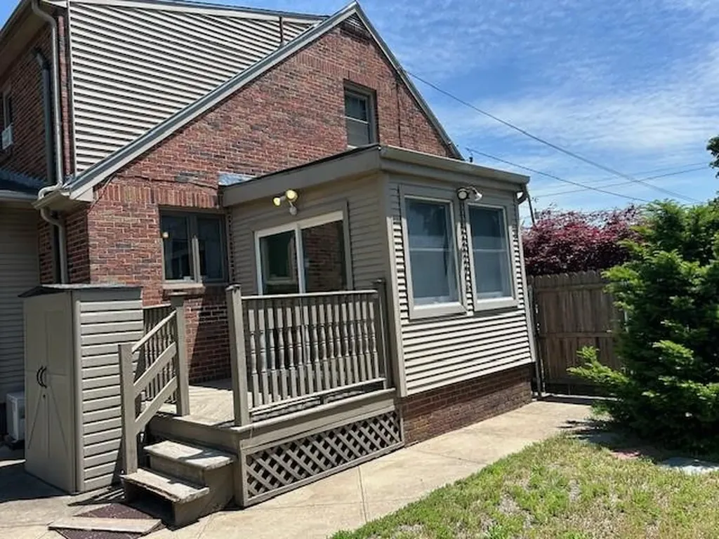 225 Spooner Avenue Warwick RI 02886