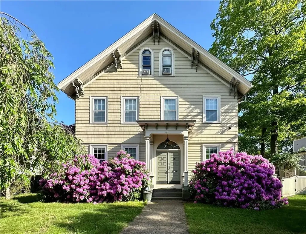 153 Walcott Street Pawtucket RI 02860