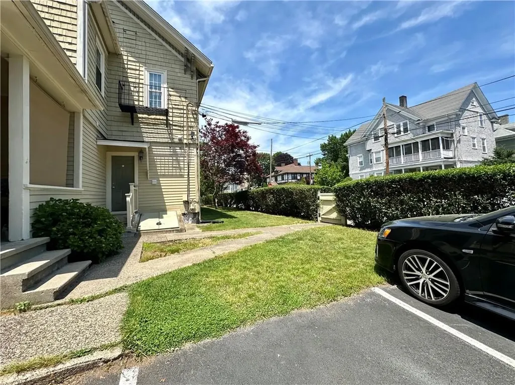 153 Walcott Street Pawtucket RI 02860