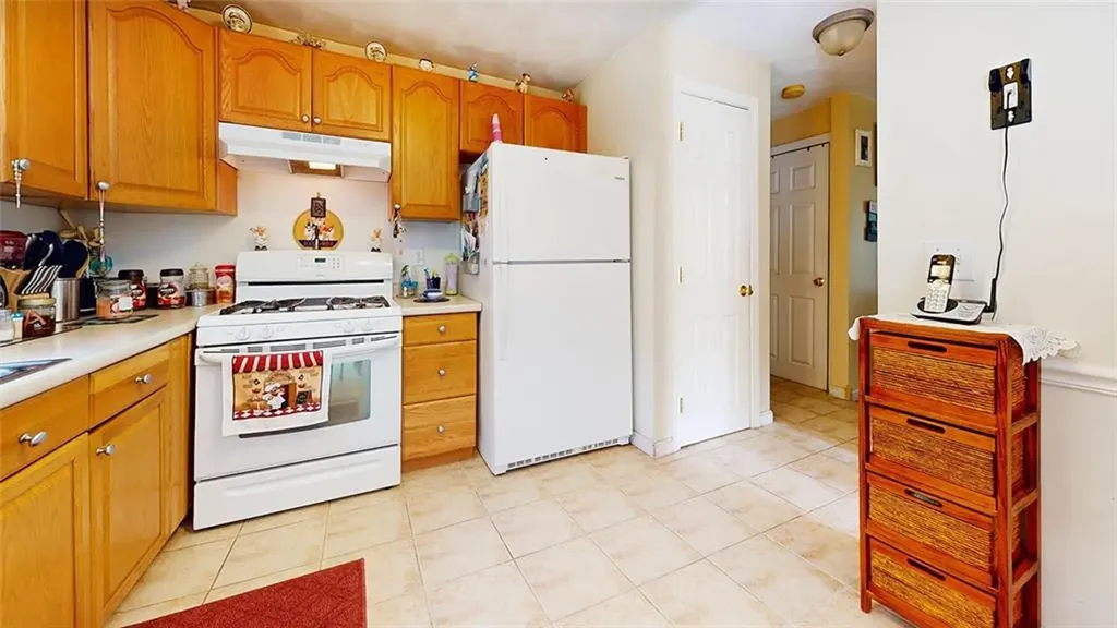 8 Hill Avenue Lincoln RI 02865