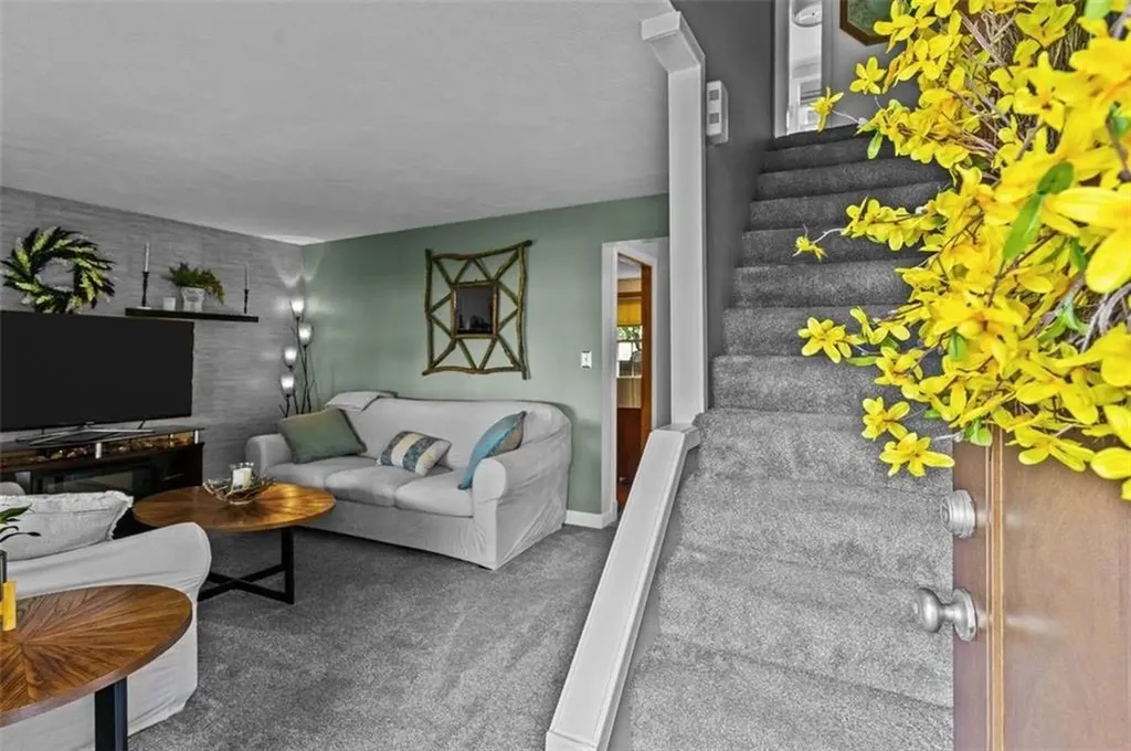 24 Tremont Street Warwick RI 02889