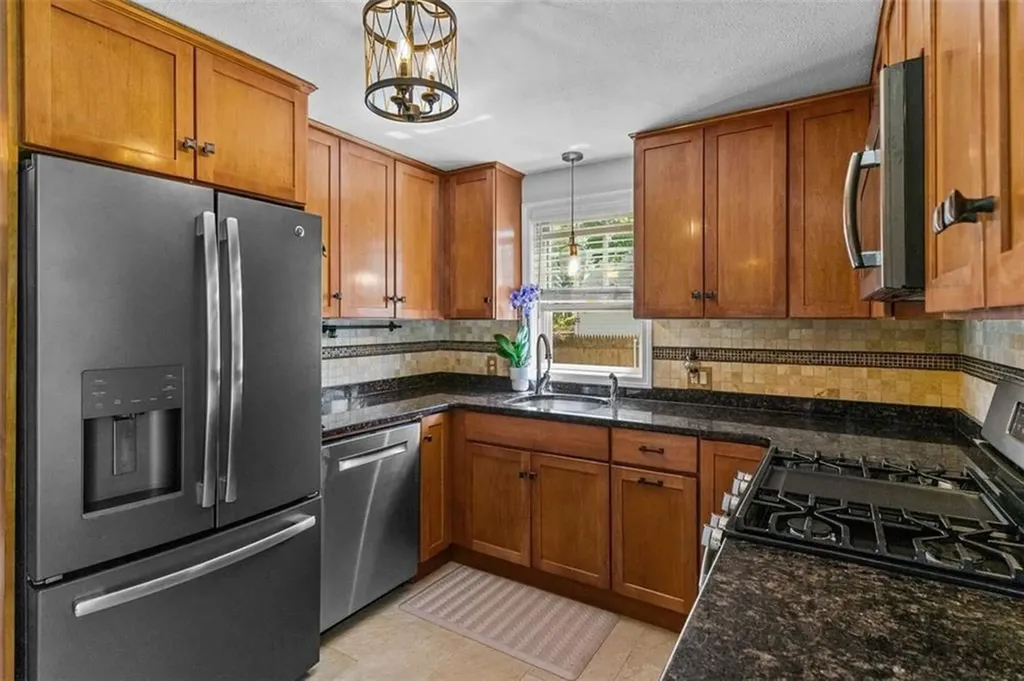 24 Tremont Street Warwick RI 02889