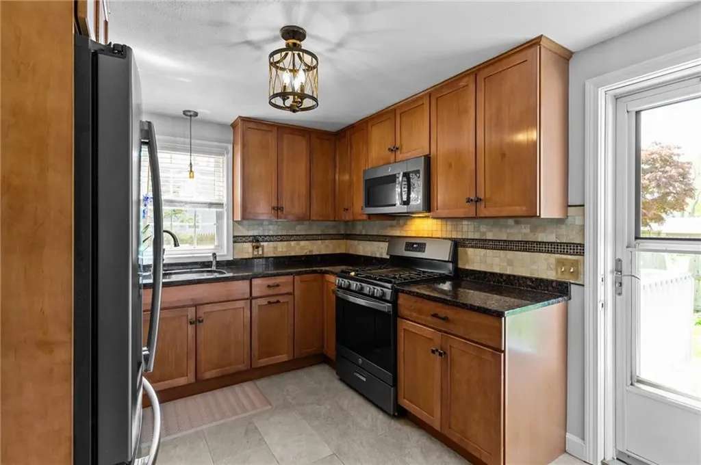 24 Tremont Street Warwick RI 02889
