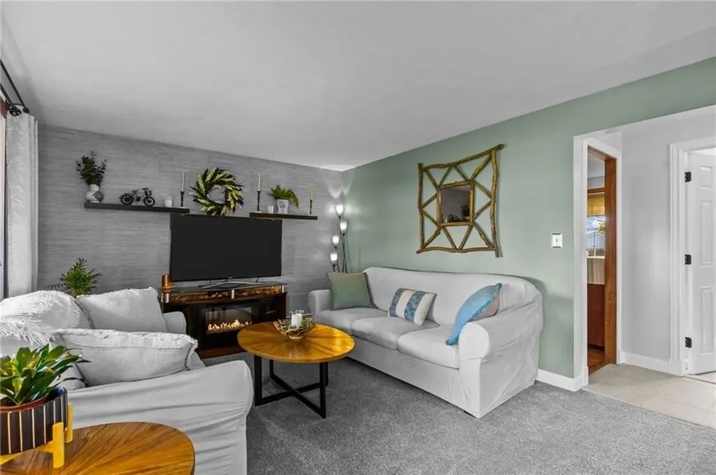 24 Tremont Street Warwick RI 02889