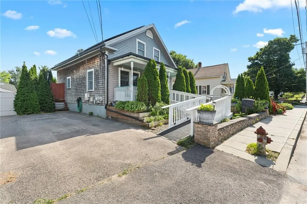 64 Shippee Avenue West Warwick RI 02893