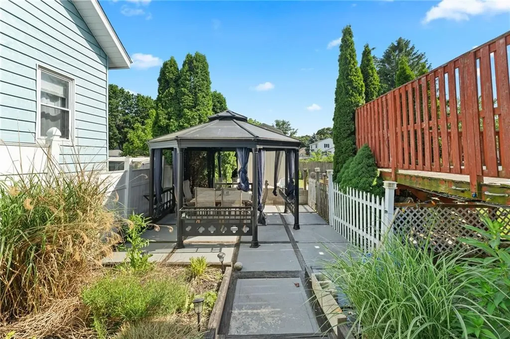 64 Shippee Avenue West Warwick RI 02893
