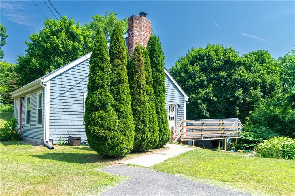 1901 Old Louisquisset Pike Lincoln RI 02865