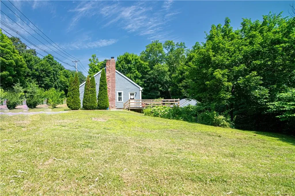 1901 Old Louisquisset Pike Lincoln RI 02865