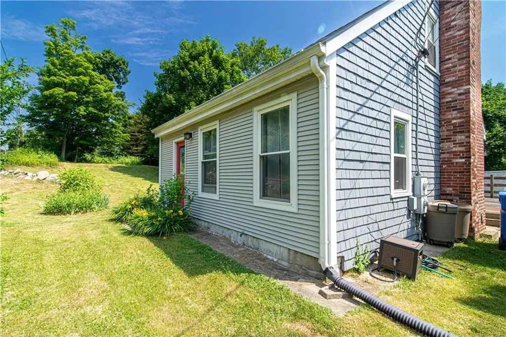 1901 Old Louisquisset Pike Lincoln RI 02865