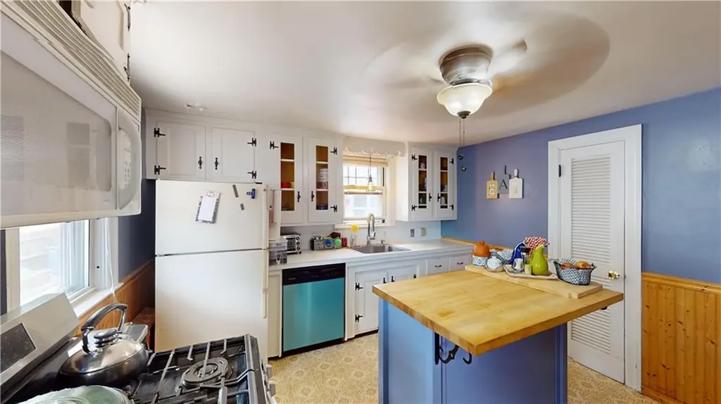 97 Dewey Avenue Pawtucket RI 02861