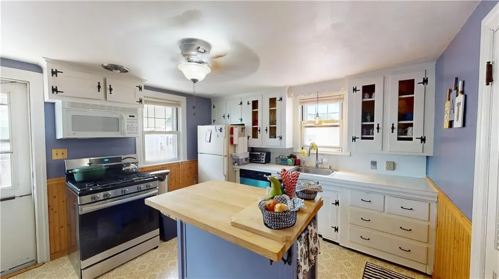 97 Dewey Avenue Pawtucket RI 02861