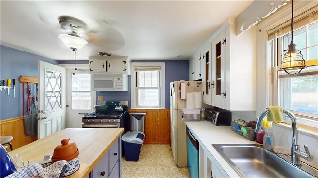 97 Dewey Avenue Pawtucket RI 02861