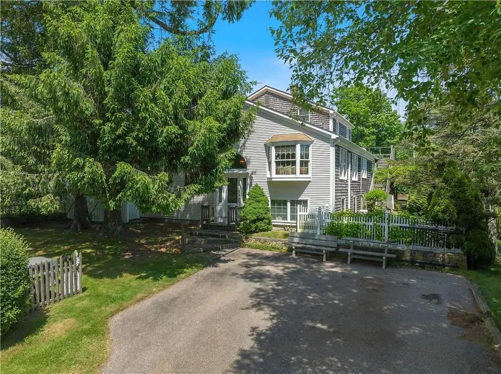 29 Center Avenue Middletown RI 02842