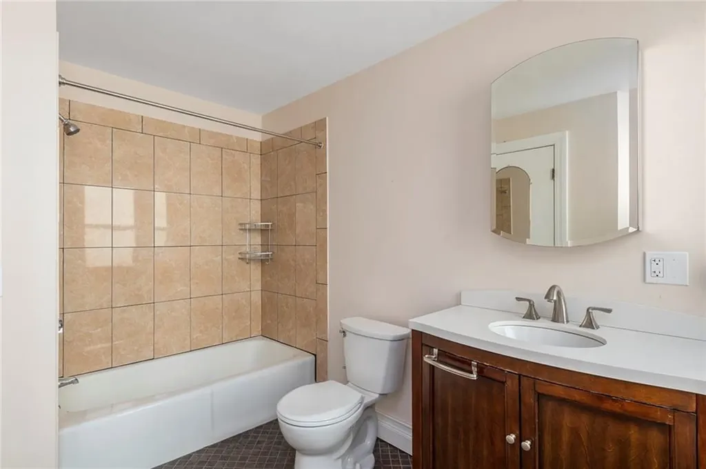 42 East Street Providence RI 02906