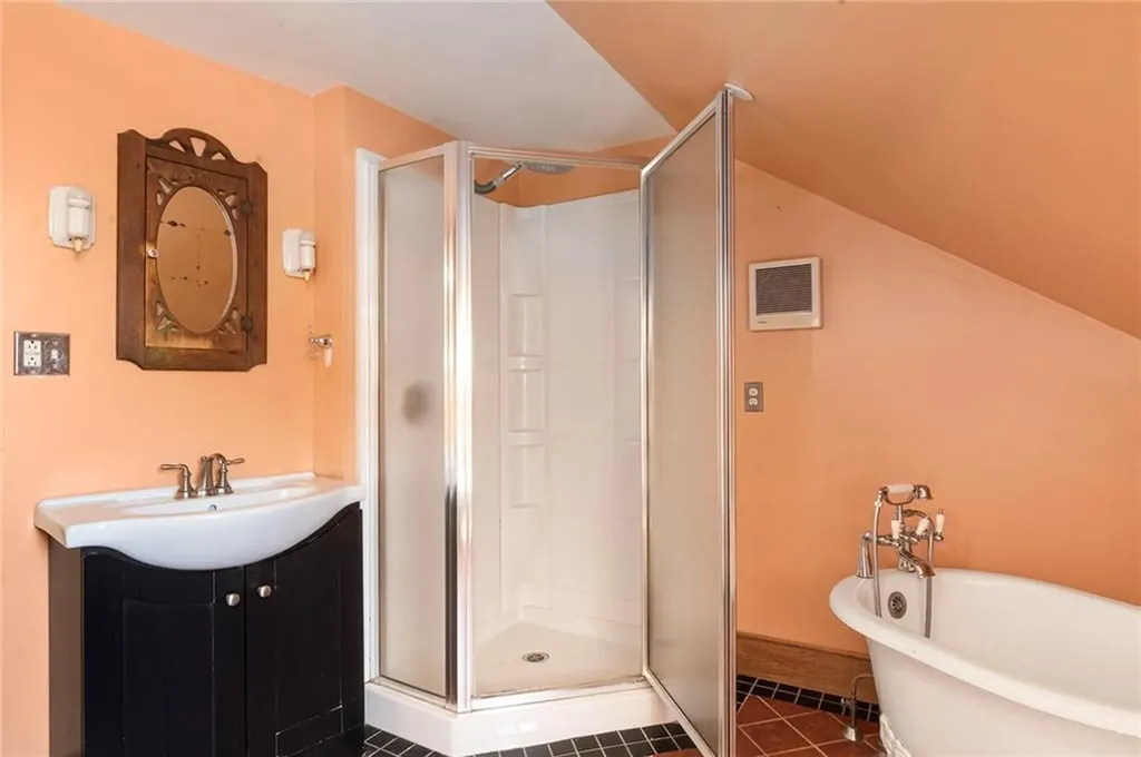 42 East Street Providence RI 02906