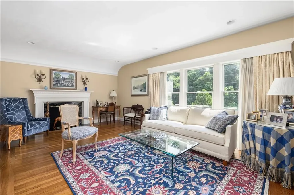 25 Old Tannery Road Providence RI 02906