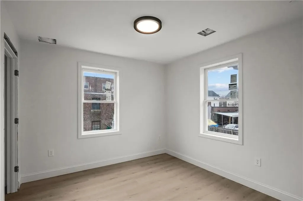 19 Pumgansett Street Providence RI 02908