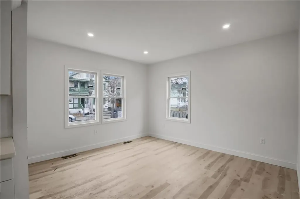 19 Pumgansett Street Providence RI 02908
