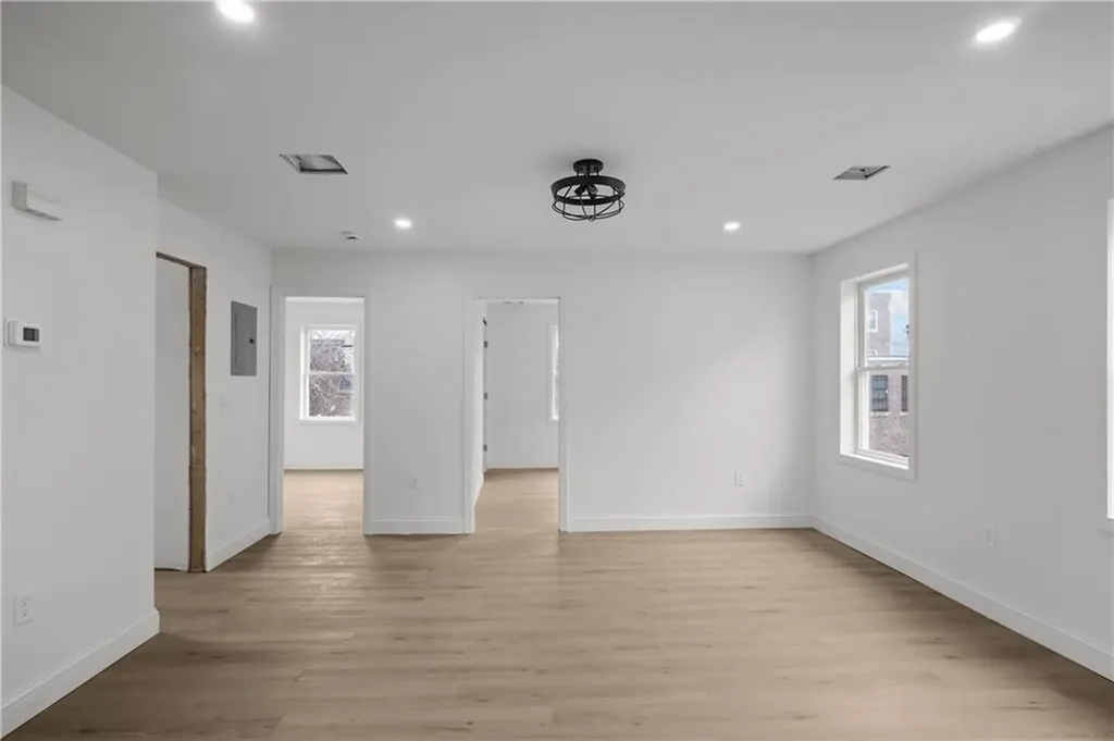19 Pumgansett Street Providence RI 02908