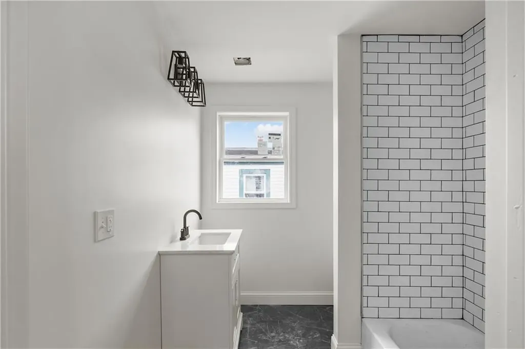 19 Pumgansett Street Providence RI 02908