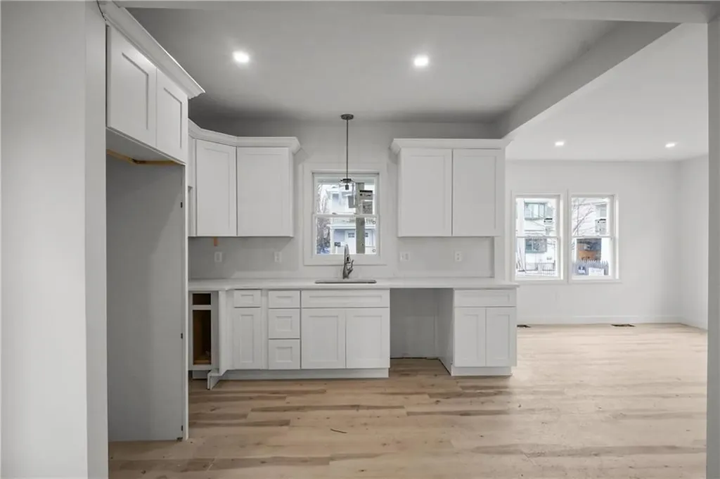 19 Pumgansett Street Providence RI 02908