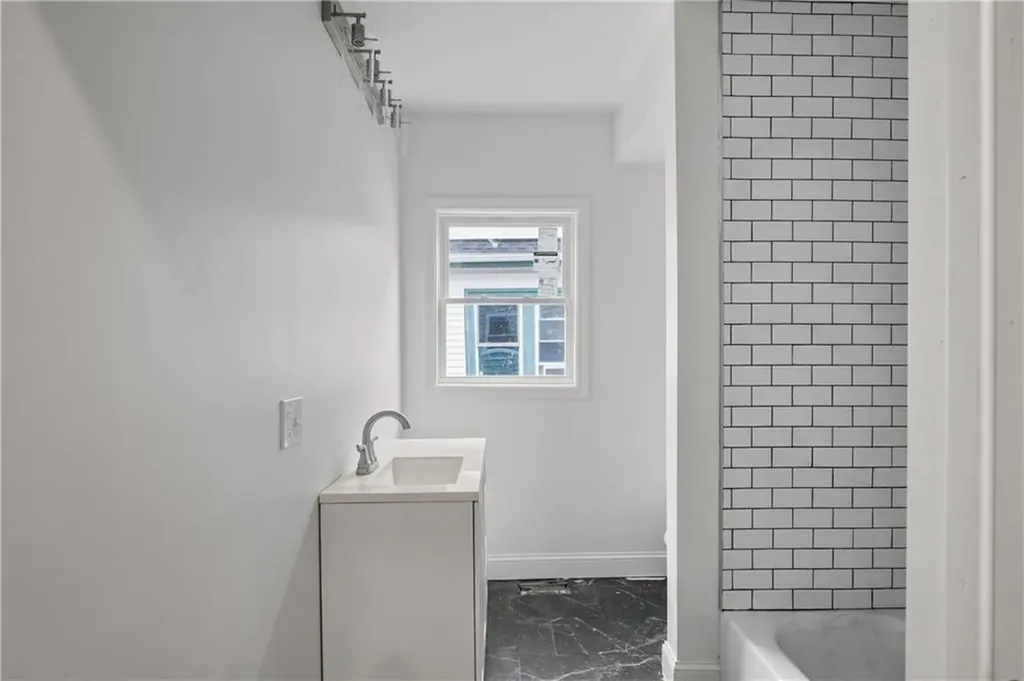 19 Pumgansett Street Providence RI 02908