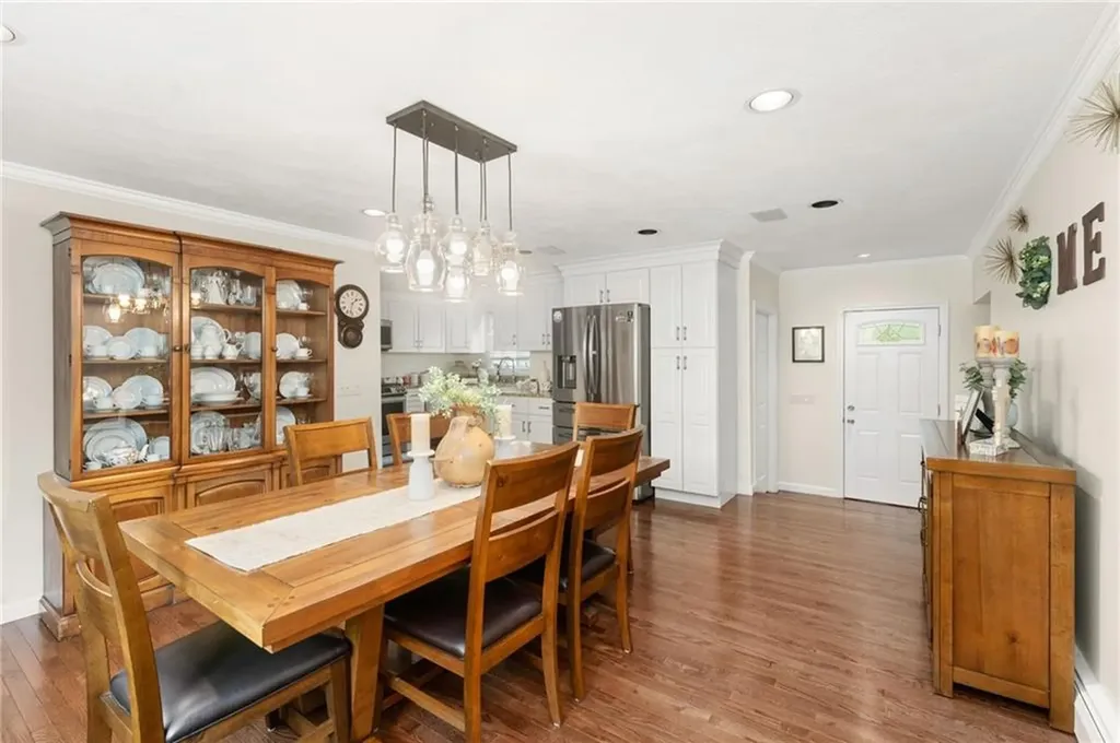 25 Carole Court Cranston RI 02921