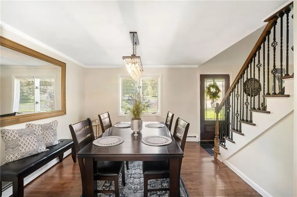 25 Carole Court Cranston RI 02921