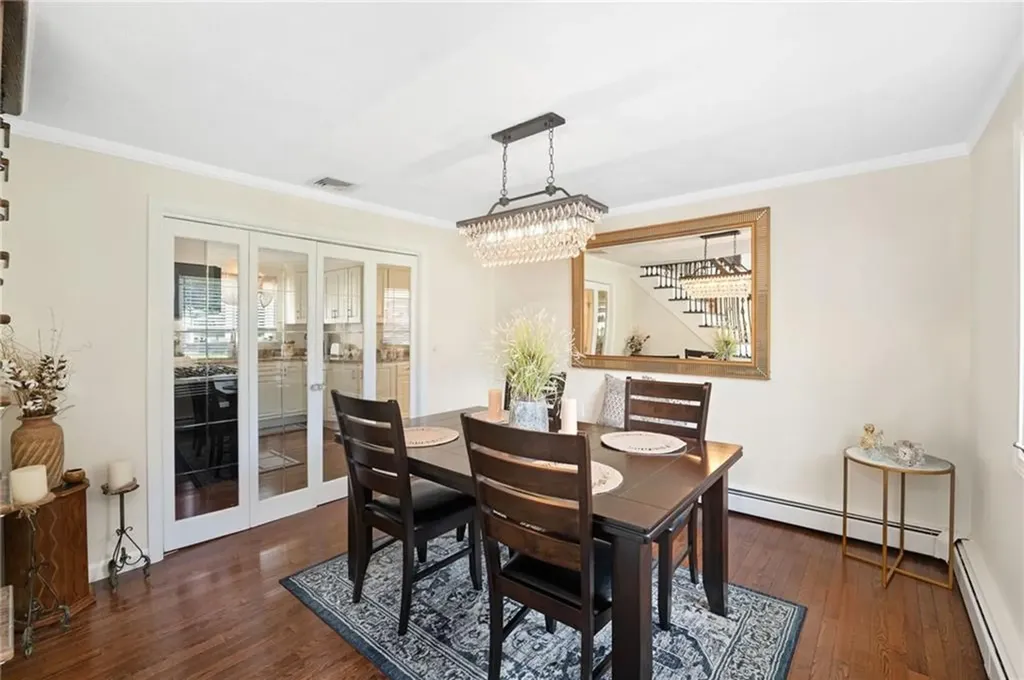 25 Carole Court Cranston RI 02921