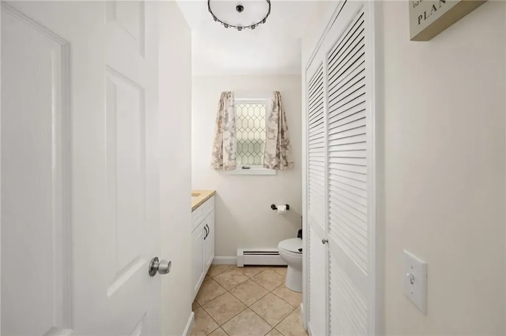25 Carole Court Cranston RI 02921