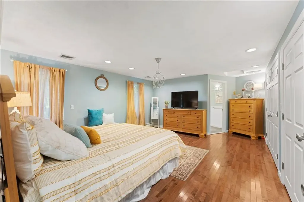 25 Carole Court Cranston RI 02921
