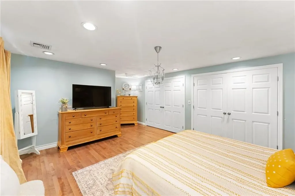 25 Carole Court Cranston RI 02921