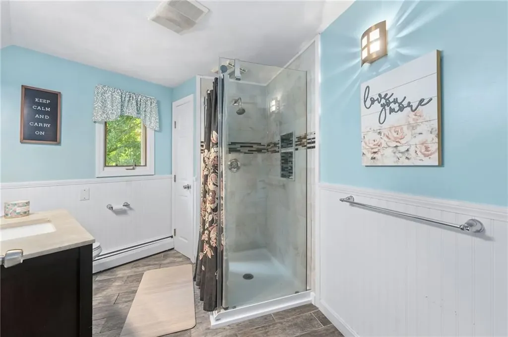 25 Carole Court Cranston RI 02921