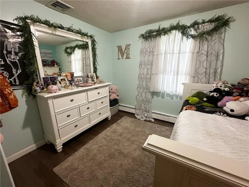 25 Carole Court Cranston RI 02921