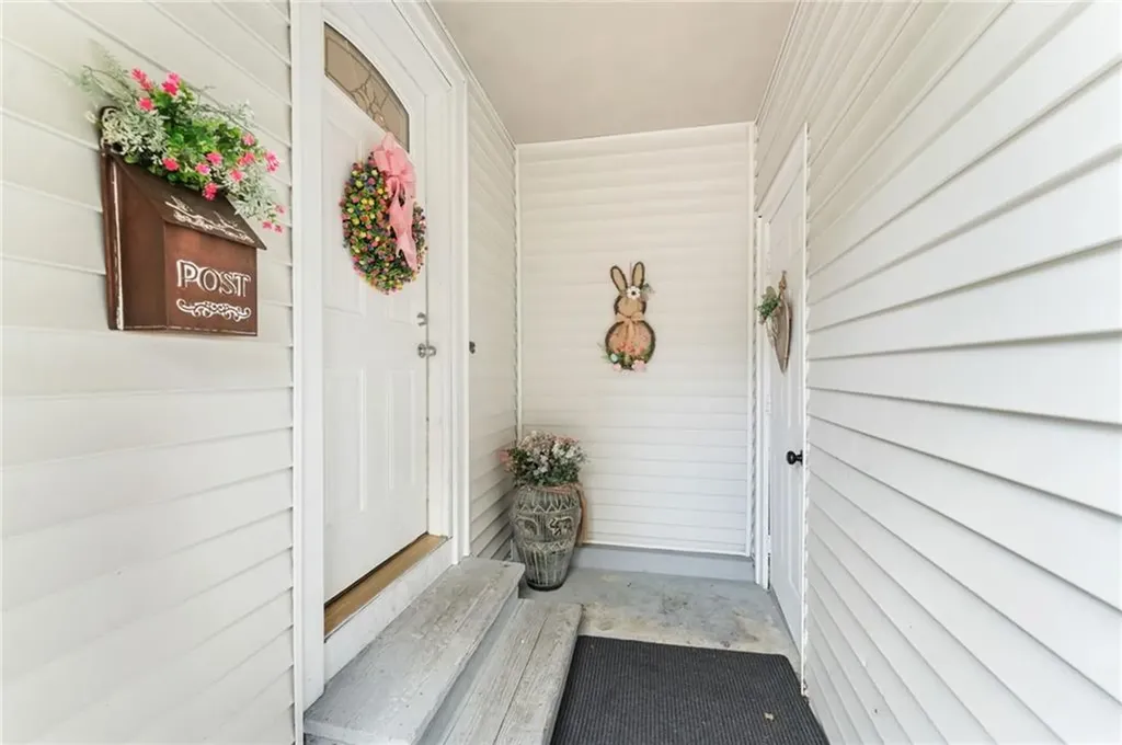 25 Carole Court Cranston RI 02921