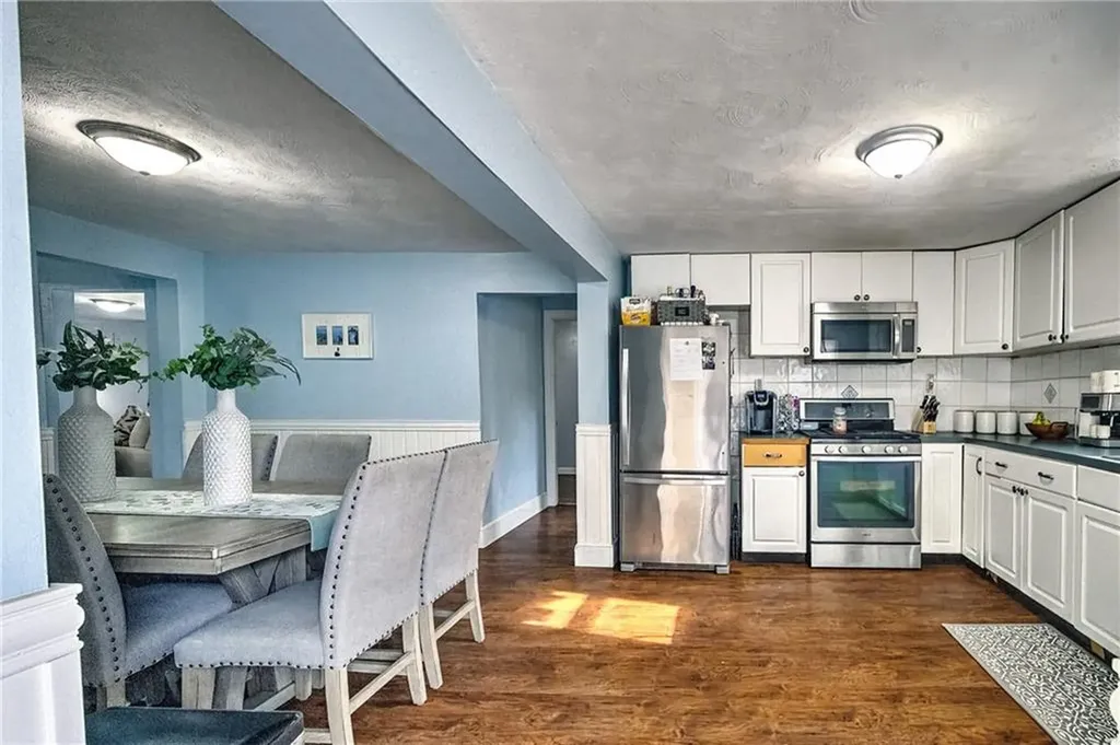 149 Pinehurst Avenue Warwick RI 02889