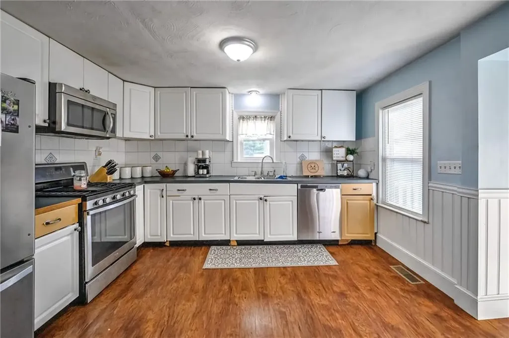 149 Pinehurst Avenue Warwick RI 02889