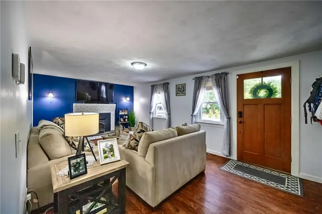 149 Pinehurst Avenue Warwick RI 02889