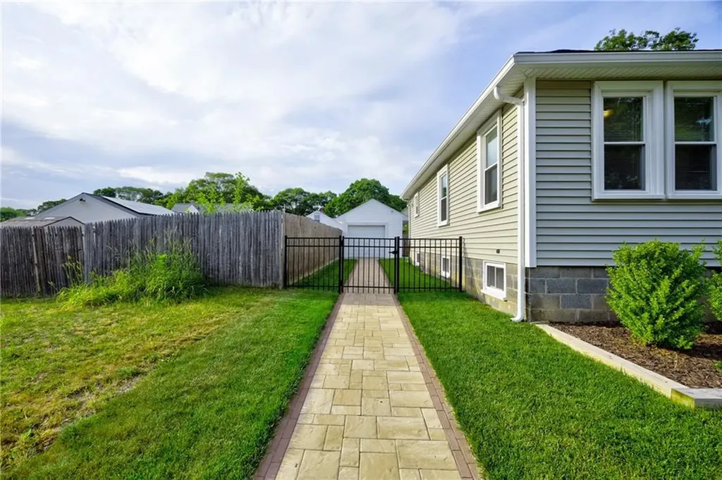 149 Pinehurst Avenue Warwick RI 02889