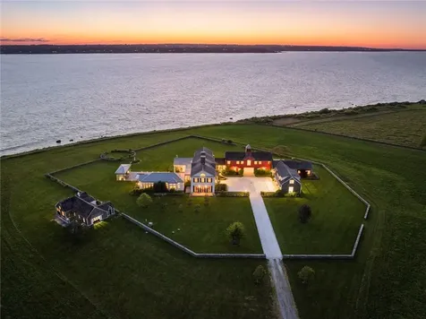 441 W Main Road Little Compton RI 02837