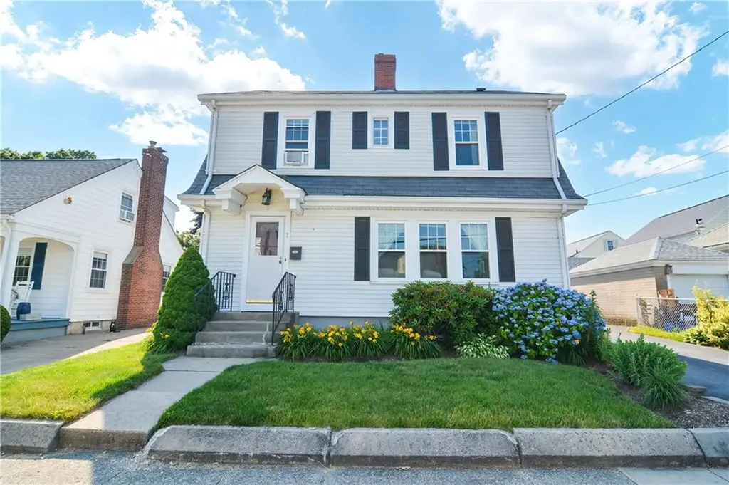 7 Felsmere Avenue Pawtucket RI 02861