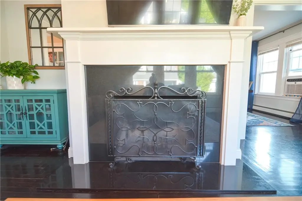 7 Felsmere Avenue Pawtucket RI 02861